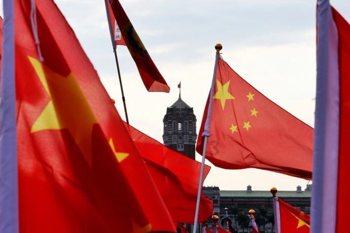 卧龙把司马懿骗到上方谷的坑中，忽然下一场雨，诸葛亮也无计可施