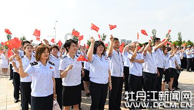 赚到人生第一张70万支票却被鄙视，用自身经历告诫孩子要好好学习